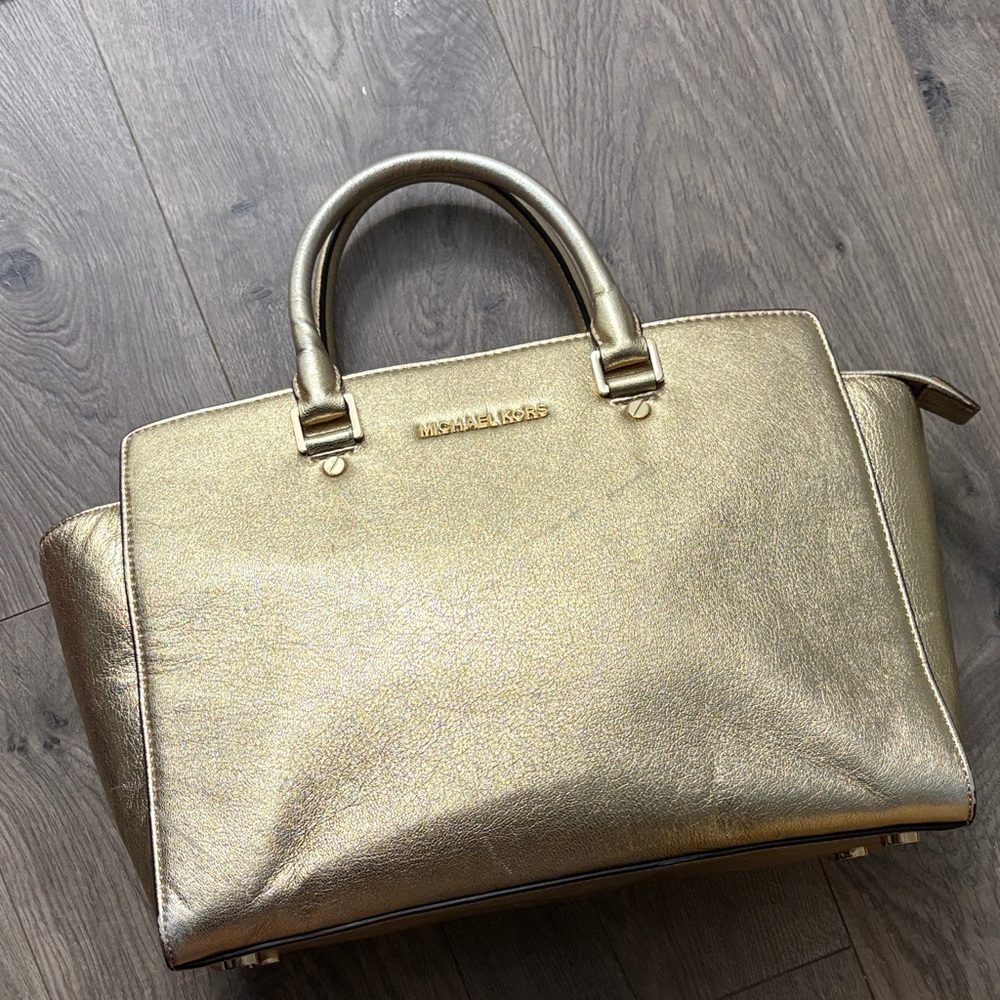 Michael Kors SELMA large Gold Tote - Picture 4 of 13
